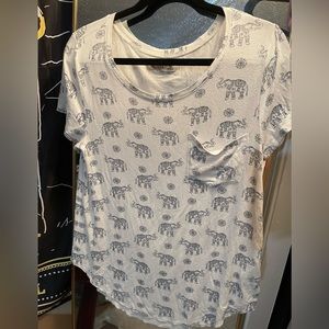 Hollister - M - Elephant Pocket Front Slouchy T-Shirt